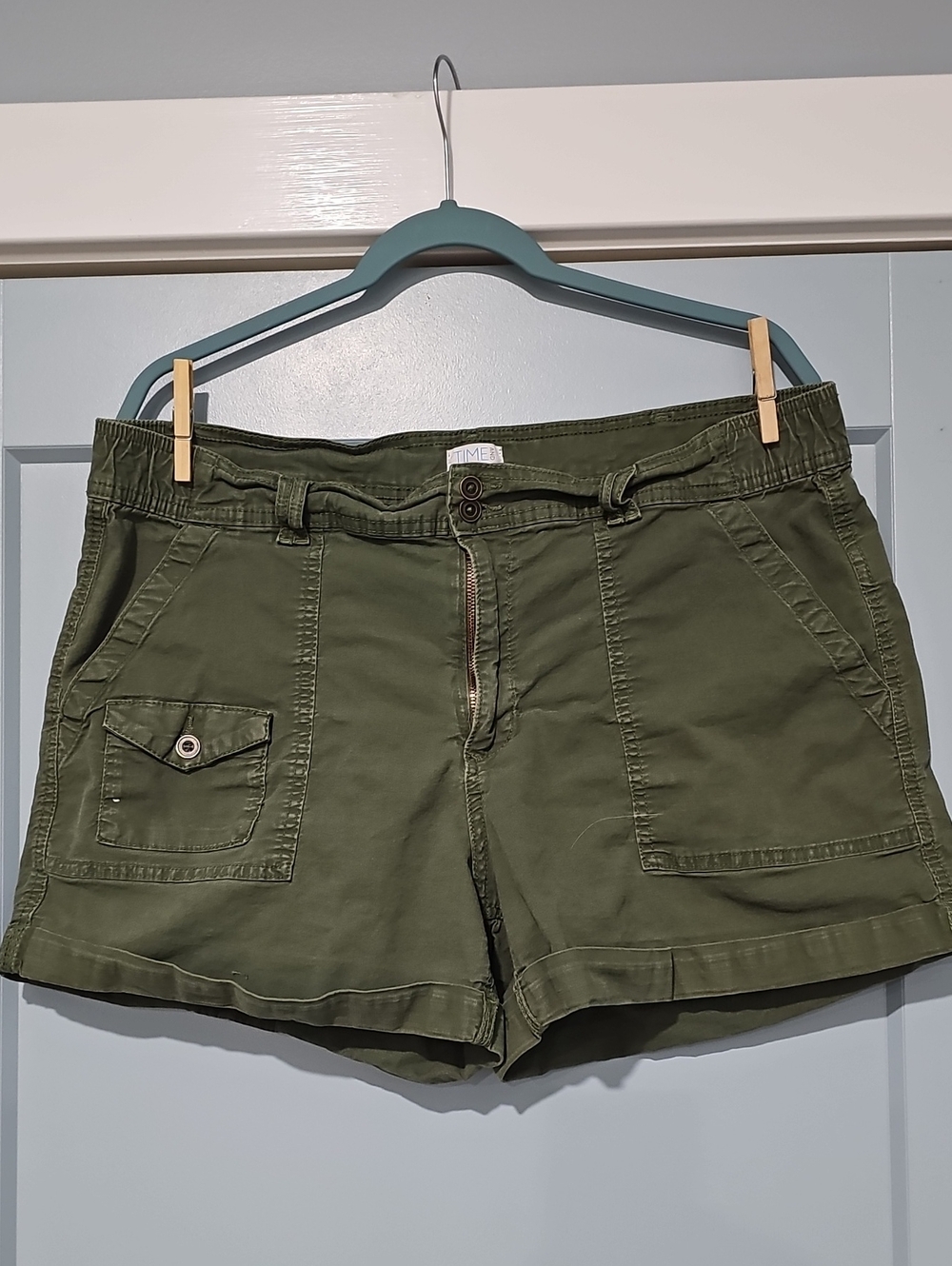 Women's Olive Cargo Shorts with Front Patch Pockets